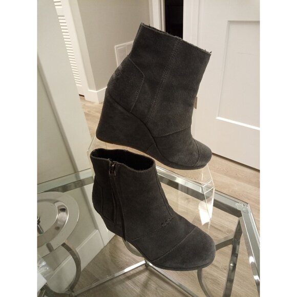 NWOT Tom's Women's Grey Bailey Wedge Ankle Booties Boots Sz. 6 - Picture 1 of 6